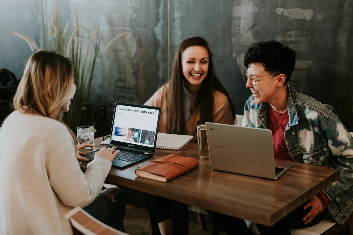 Famewall alternative for teams collecting customer stories
